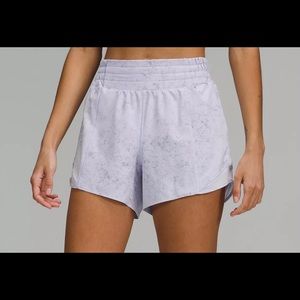 NWT HOTTY HOT HIGH RISE SHORTS 4” LINED. SIZE 6